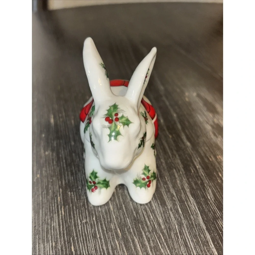 MANN Bone China Christmas Rabbit‎ Bunny Trinket Box GUC
